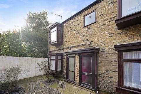 6 Ranelagh Mews, London, W5 5RN