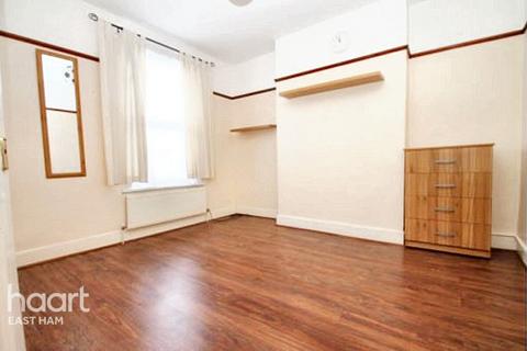 23 Second Avenue, London, E12 6EJ