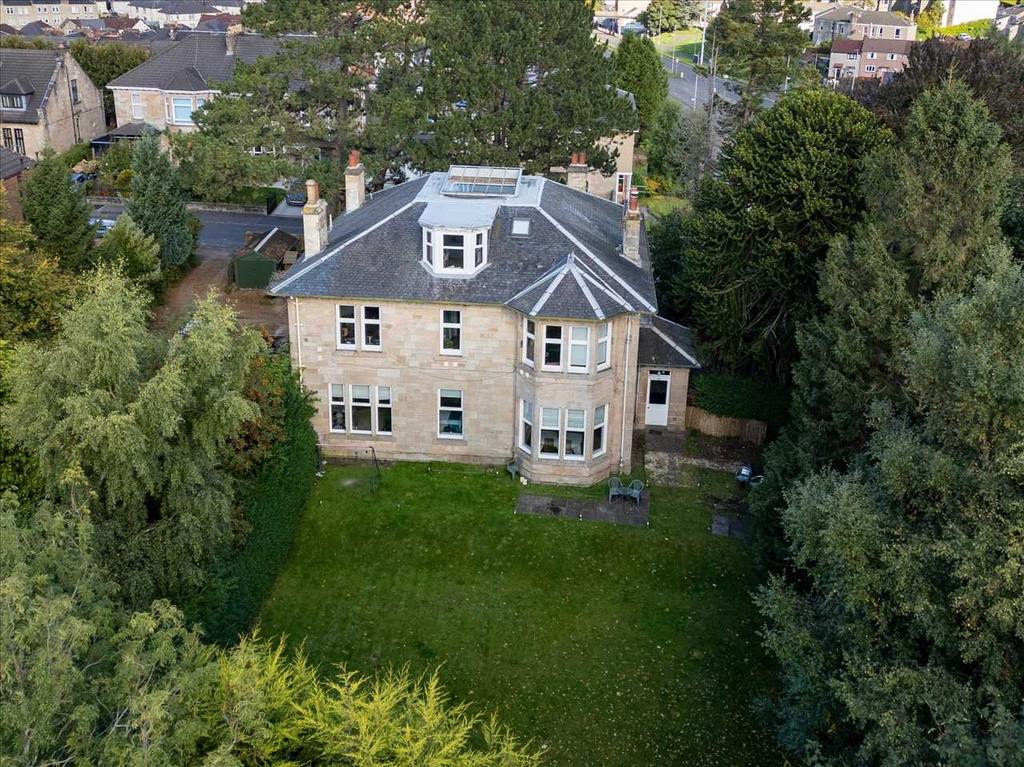 Rutherglen, Glasgow G73 3 bed flat for sale £260,000