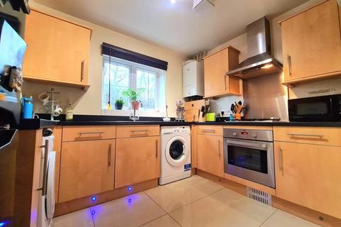 2 bedroom apartment to rent, Brosse Way, Bromley, BR2