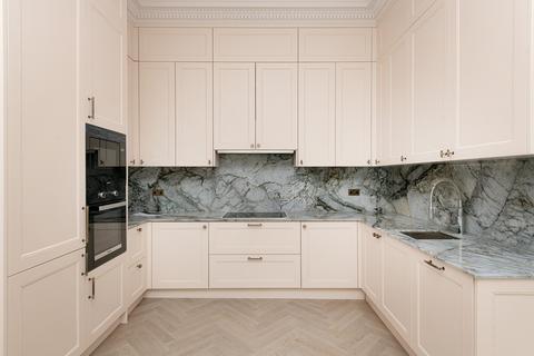 3 bedroom flat for sale, Queen'S Gate, London SW7