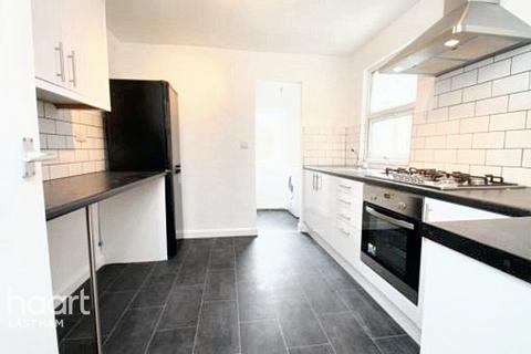 3 bedroom terraced house for sale, Henderson Road, London