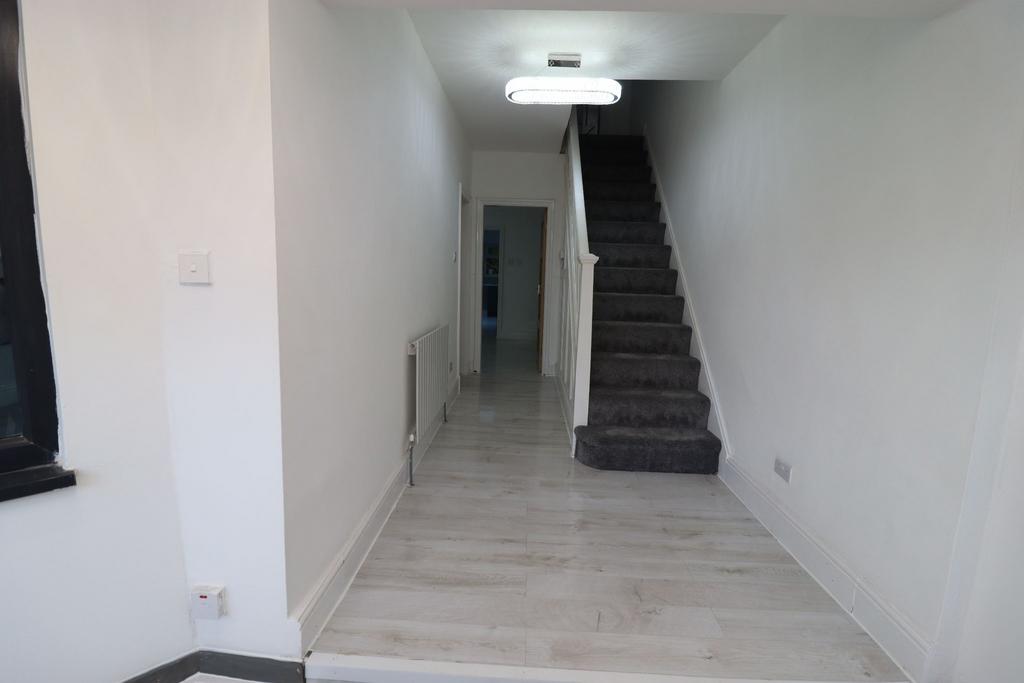 Blackburn Road, Blackburn, BB1 3 bed semidetached house for sale £