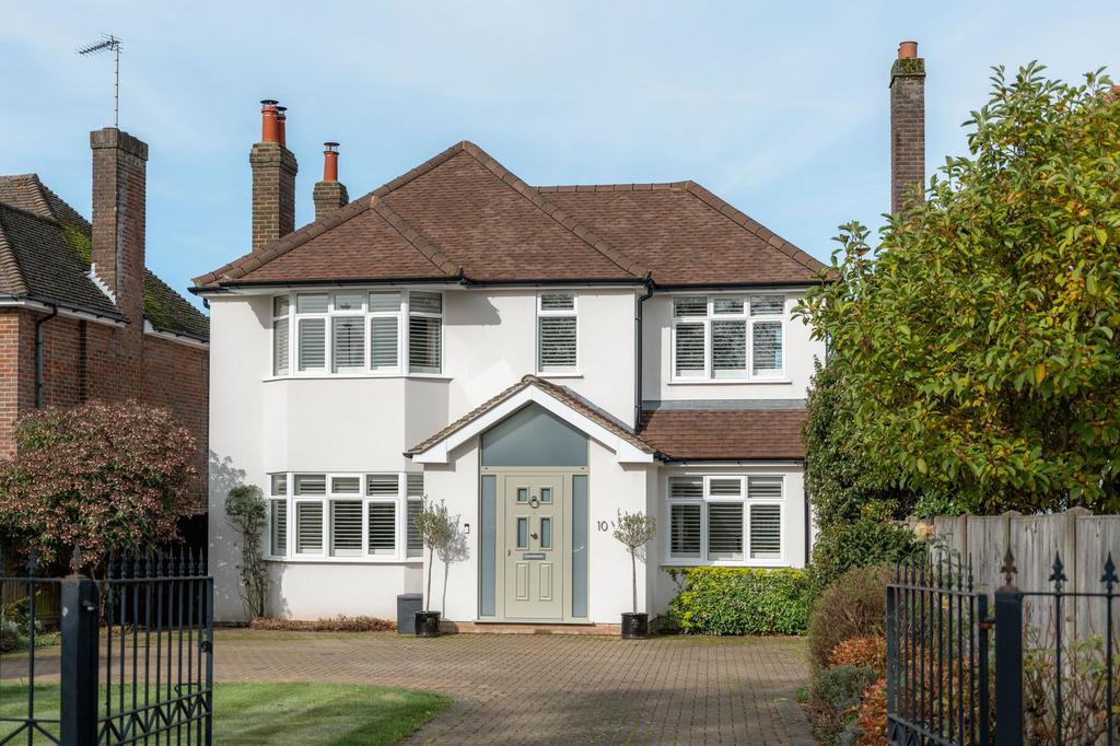 Station Road, Tring, Hertfordshire, HP23 4 bed detached house for sale