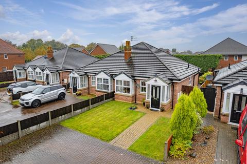 2 bedroom semi-detached bungalow for sale, Lunts Heath Road, Widnes WA8