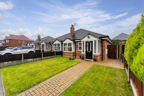 2 bedroom semi-detached bungalow for sale, Lunts Heath Road, Widnes WA8