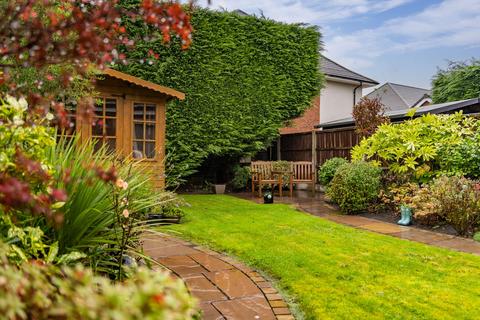 2 bedroom semi-detached bungalow for sale, Lunts Heath Road, Widnes WA8