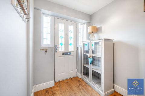 24b Hamlet Road, Romford, RM5 2DS