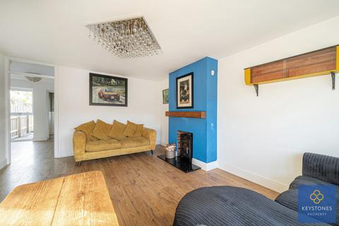 24b Hamlet Road, Romford, RM5 2DS