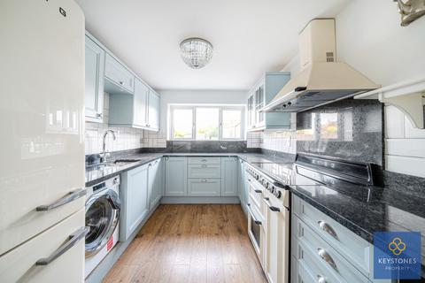24b Hamlet Road, Romford, RM5 2DS