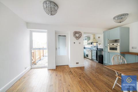 24b Hamlet Road, Romford, RM5 2DS