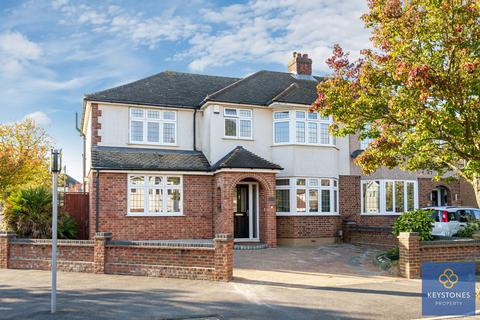 37 Helmsdale Road, Romford, RM1 4DN