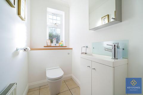 37 Helmsdale Road, Romford, RM1 4DN