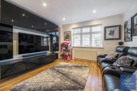 37 Helmsdale Road, Romford, RM1 4DN