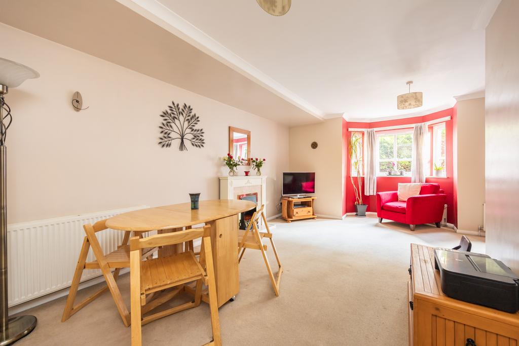 McDonald Road, Edinburgh EH7 1 bed ground floor flat for sale £170,000