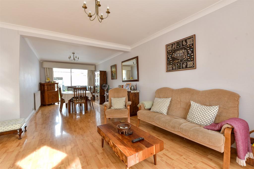 Queenborough Gardens, Ilford, Essex 4 bed terraced house for sale £