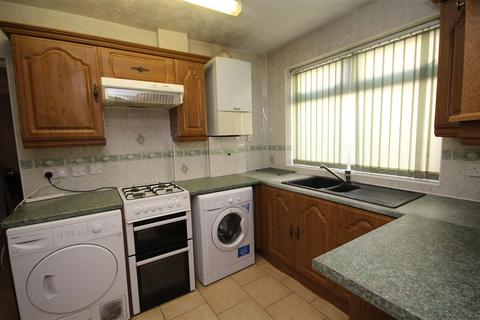 4 bedroom semi-detached house to rent, Botoner Road, Coventry