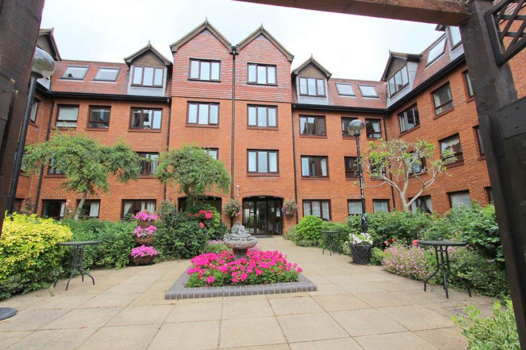 Rosebery Court, Leighton Buzzard 1 bed flat to rent £895 pcm (£207 pw)