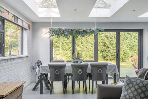 6 Dartnell Crescent, West Byfleet, KT14 6QG