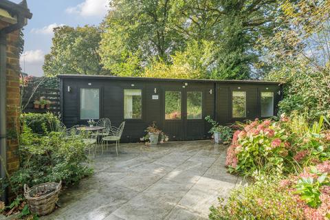 6 Dartnell Crescent, West Byfleet, KT14 6QG