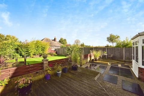 3 bedroom detached house for sale, Anne Boleyn Close, Eastchurch