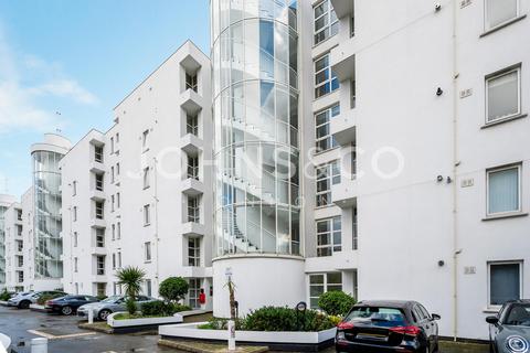 1 bedroom flat to rent, Barrier Point Road, London, E16