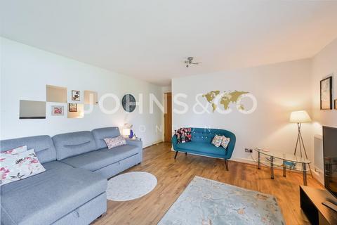 1 bedroom flat to rent, Barrier Point Road, London, E16