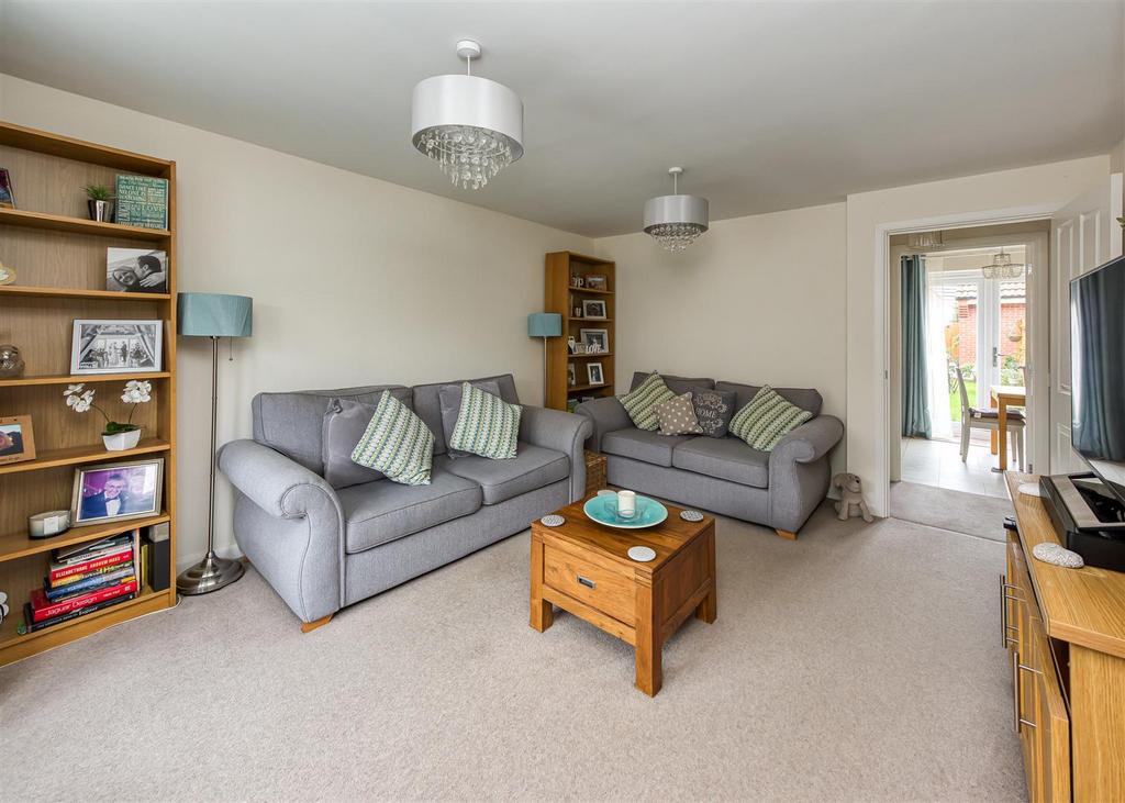 2 Lickey Close Living Room B.jpg