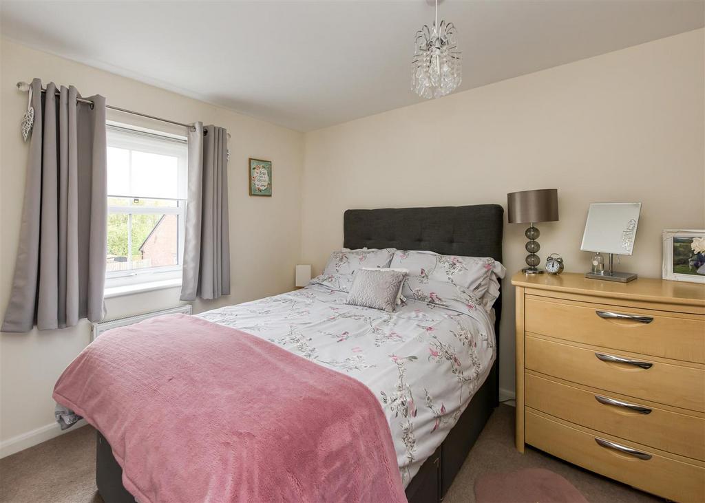 2 Lickey Close-Bedroom 1.jpg