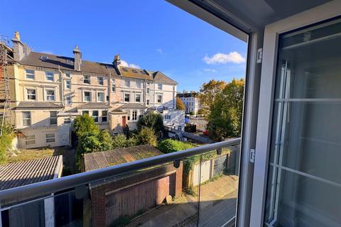 2 bedroom flat for sale, The Avenue, Upperton, Eastbourne