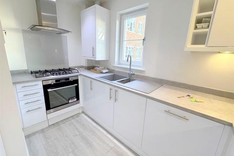 2 bedroom flat for sale, The Avenue, Upperton, Eastbourne