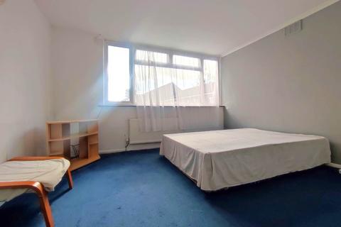69 Carr Street, London, E14 7SU