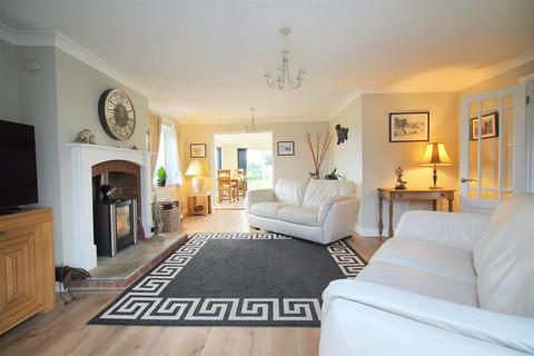 4 bedroom detached bungalow for sale, Fulmodeston Road, Hindolveston