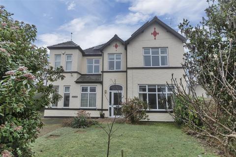 4 bedroom detached house for sale, Weston Avenue, Oswestry