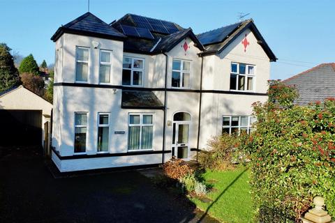 4 bedroom detached house for sale, Weston Avenue, Oswestry