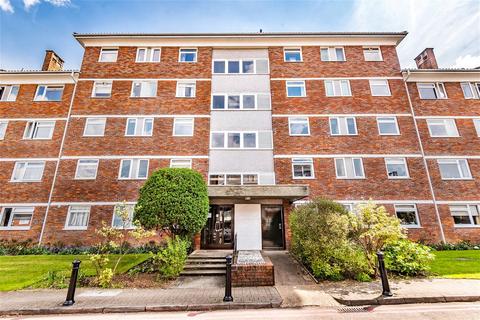 2 bedroom apartment to rent, Courtlands, Richmond