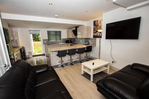 4 bedroom house to rent, Quinton Road, Birmingham B17