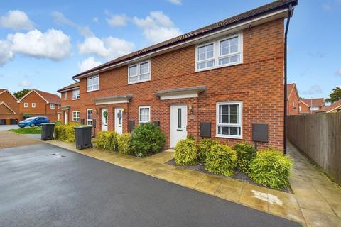 2 bedroom end of terrace house to rent, Pius Avenue, North Hykeham, Lincoln