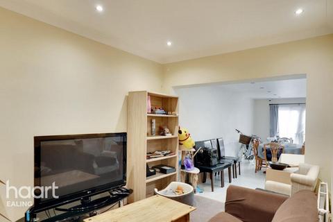 undefined, Uneeda Drive, GREENFORD