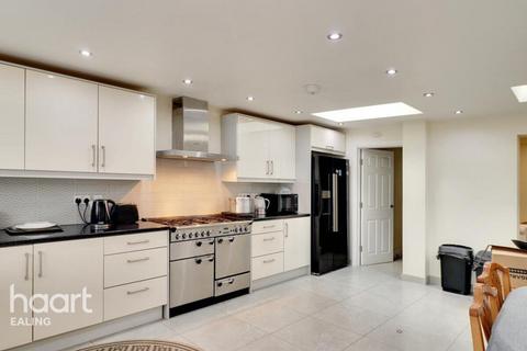 undefined, Uneeda Drive, GREENFORD