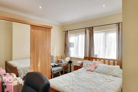 undefined, Uneeda Drive, GREENFORD