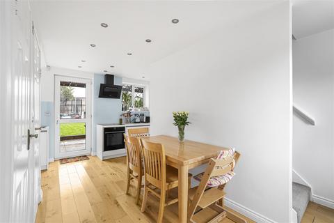 22 Humphreys Road, Cambridge, CB4 2JR