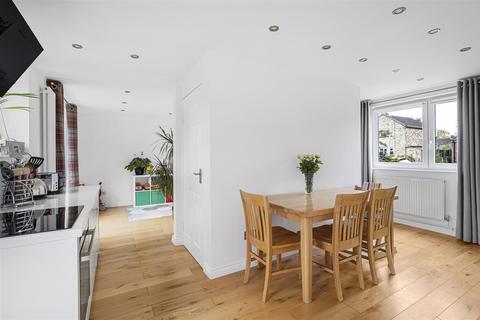 22 Humphreys Road, Cambridge, CB4 2JR