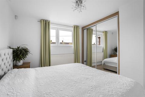 22 Humphreys Road, Cambridge, CB4 2JR