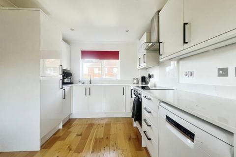 2 bedroom flat to rent, Woodwell Road, Bristol BS11