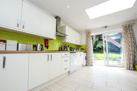 5 bedroom apartment to rent, Harborne Park Road, Birmingham B17