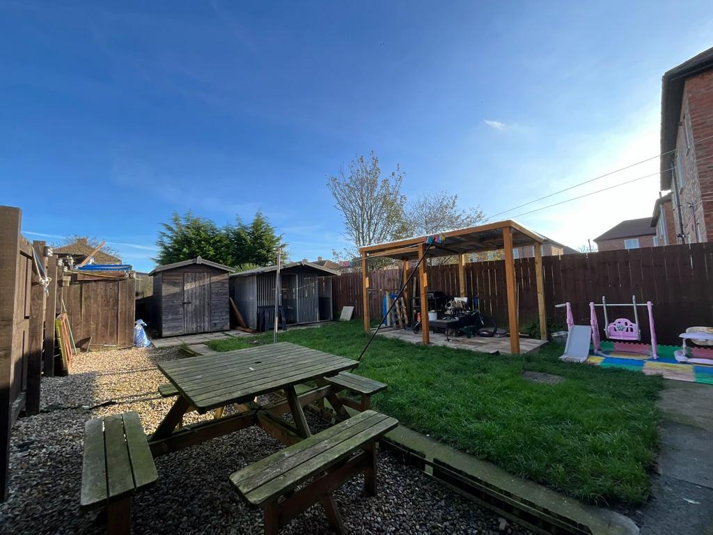Norham Avenue South, South Shields... 3 bed semidetached house for