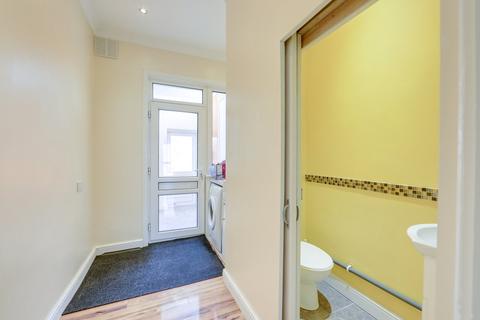 54 Balloch Road, London, SE6 1SW