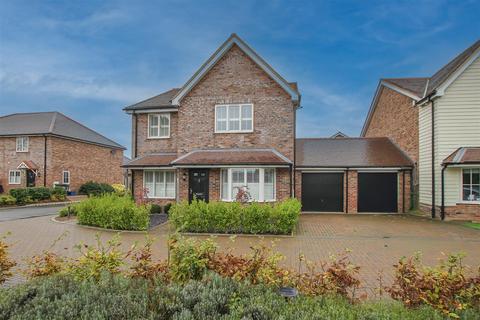 4 bedroom detached house for sale, Little Ridings Lane, Ingatestone