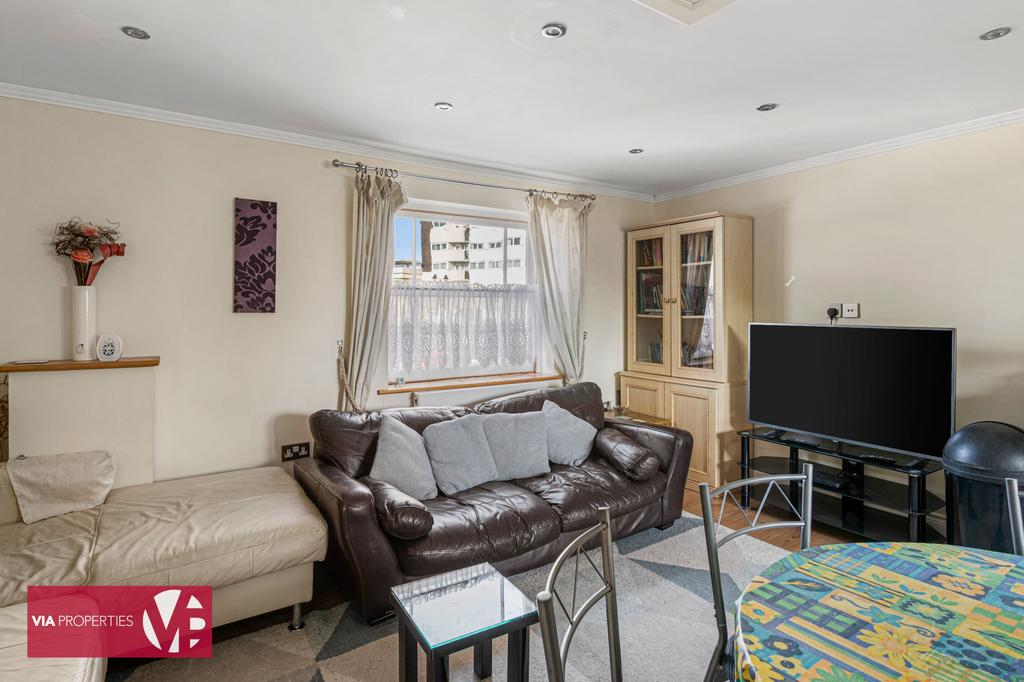 11 Burford Street Hoddesdon via properties...